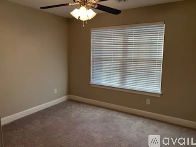 2501 S Willard Ave — Photo 6