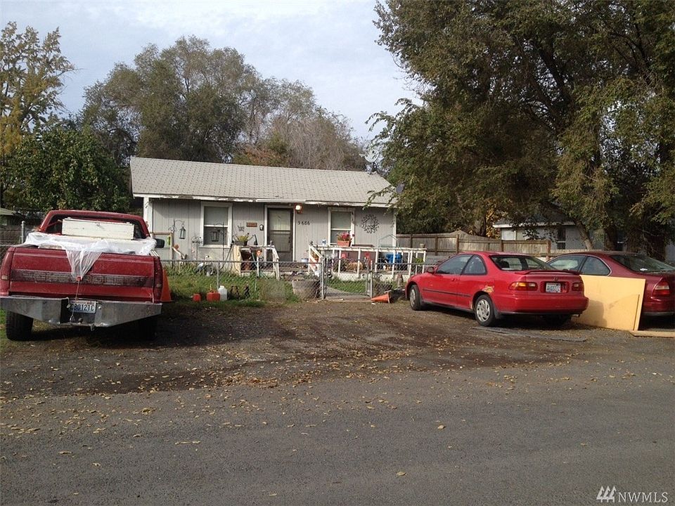 1st image of 3686 Lee Dr NE