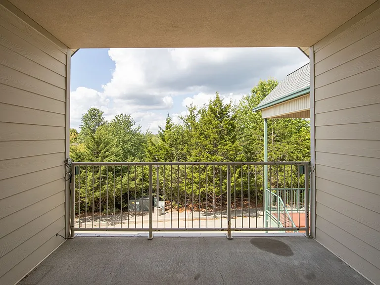 1109 Club Village Dr — Photo 1