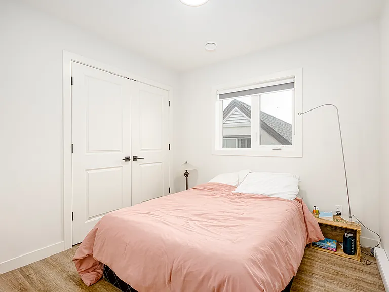 1034 A Clarence Ave — Photo 34