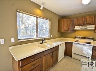 1856 Cresthill Dr, Holladay, UT 84117