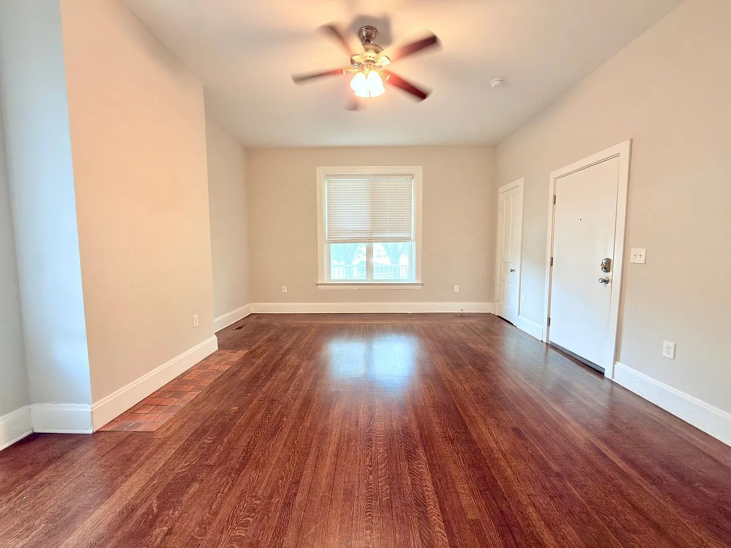 1 bed, 1.0 bath, $950 — Photo 3