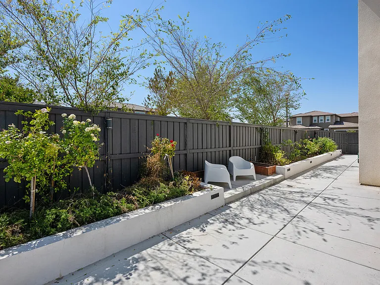 6274 Carousel Ave — Photo 28