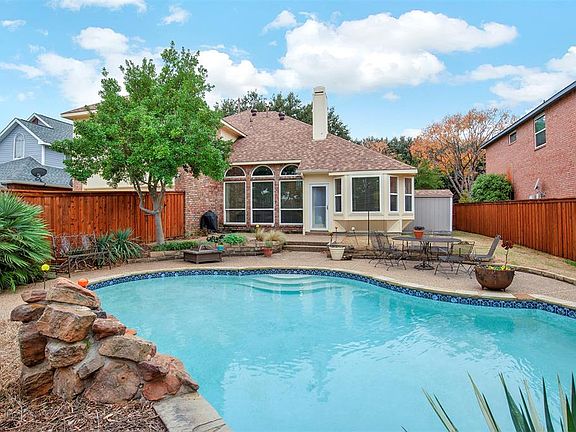 2nd image of 3208 Greenglen Dr