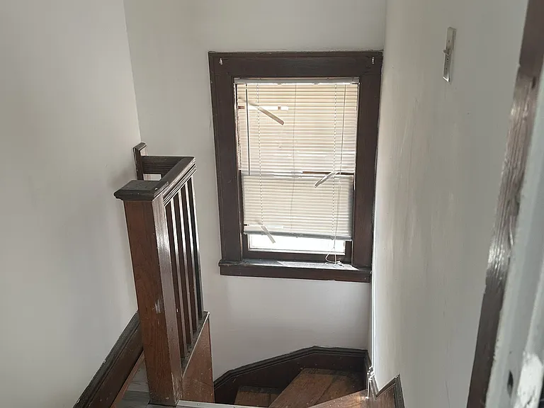 50 Montrose Ter — Photo 19