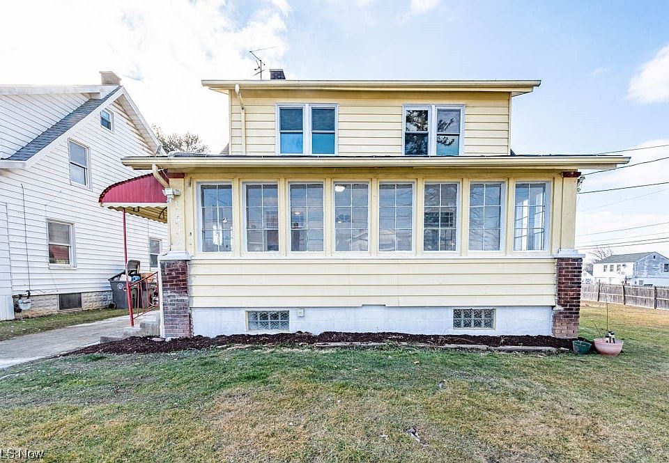 1st image of 176 Wesley Ave