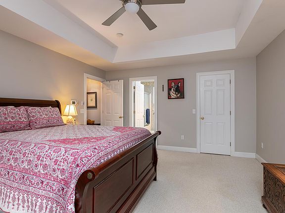 4th image of 9 Heritage Ln