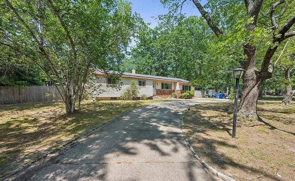 3 bed, 1486 sqft, $3,075 — Photo 3