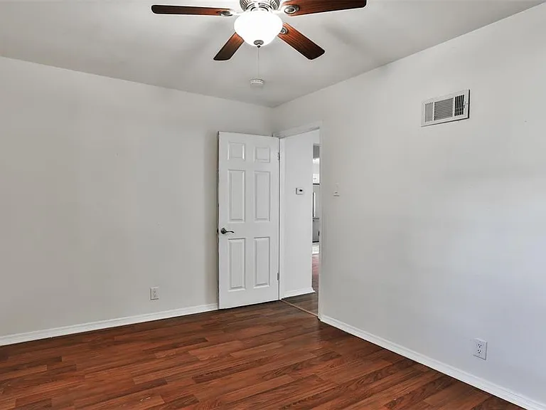 1041 N Clay Ave #C-20 — Photo 24