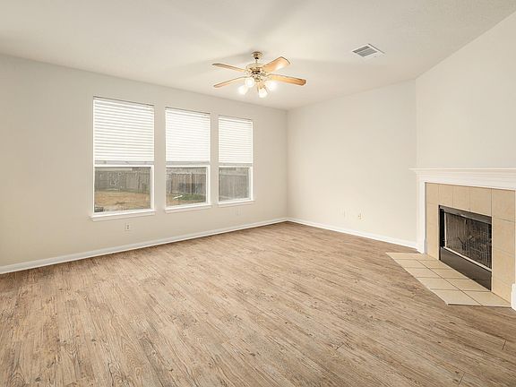 3rd image of 102 Chandler Pointe Loop