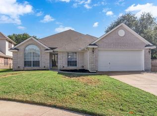 3113 Dogwood Ct, Bedford, TX 76021