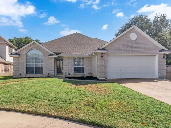 3113 Dogwood Ct, Bedford, TX 76021