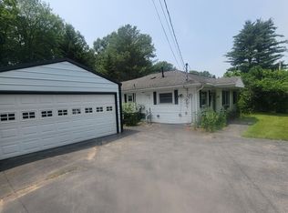 (Undisclosed Address), Halfmoon, NY 12065