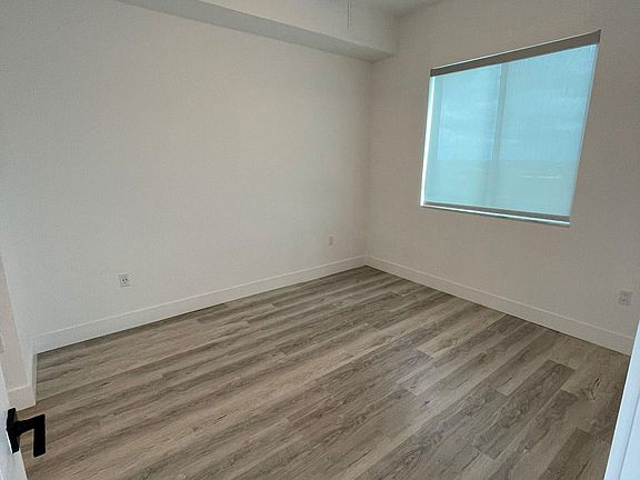 5th image of 132 NW 42nd St #B02