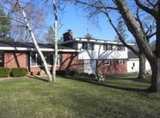 306 Riverview Ct, Portage, WI 53901