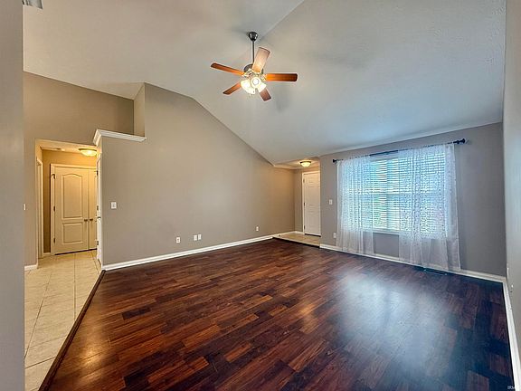 3rd image of 4524 Erinwood Ct