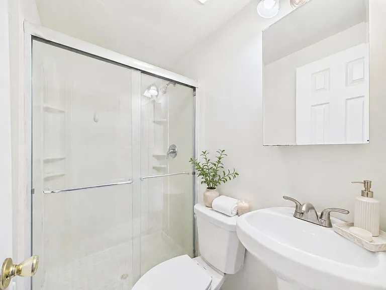 2429 S 3rd St — Photo 6