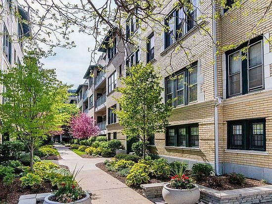 1st image of 4310 N Clarendon Ave APT 1032