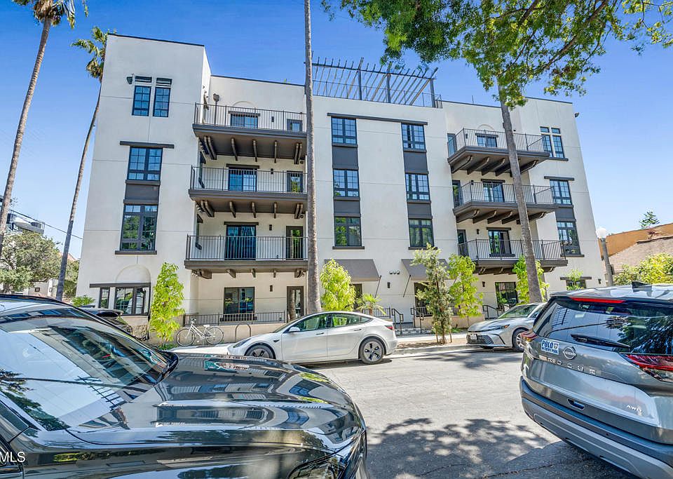 1st image of 139 S Oak Knoll Ave #303