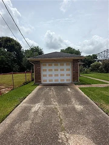 3 bed, 2.0 bath, 1744 sqft, $2,000 — Photo 2