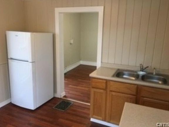 5th image of 914 State St #3