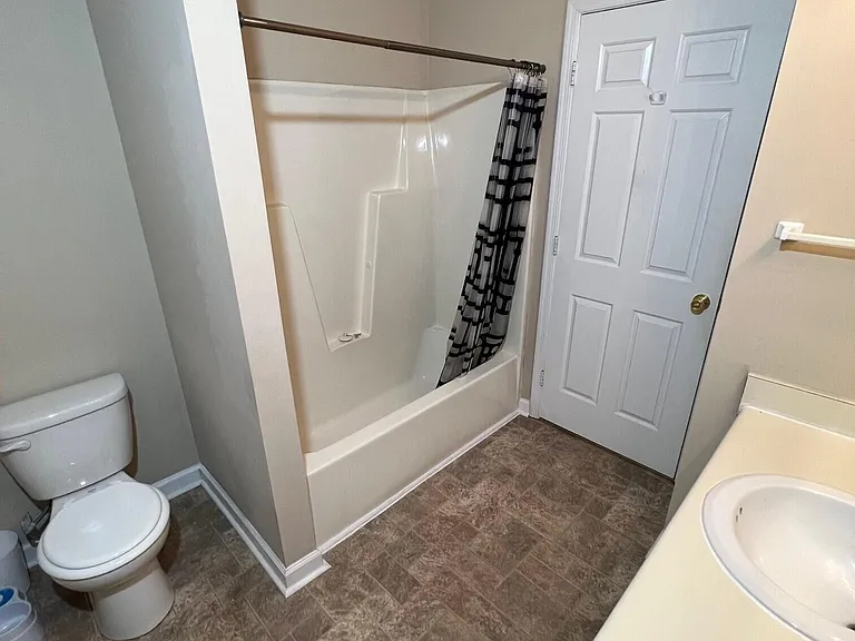 2905 Cedar Creek Rd #E — Photo 10