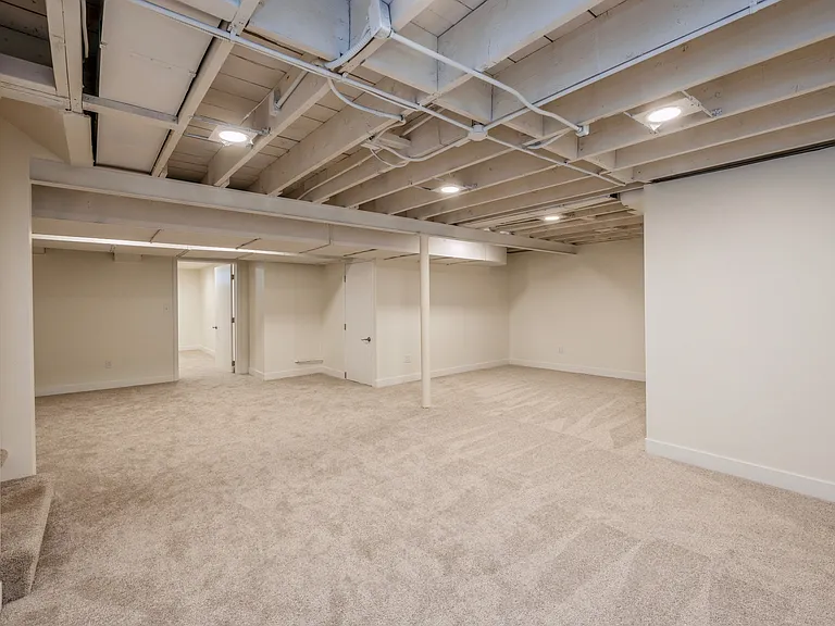 4701 Lawn Ave — Photo 12