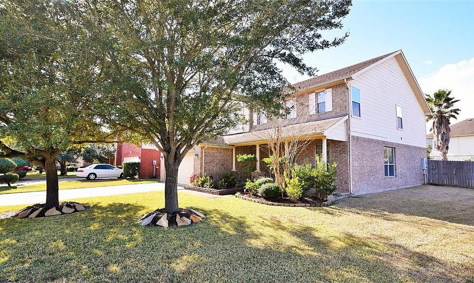 1st image of 2902 Park Springs Ln