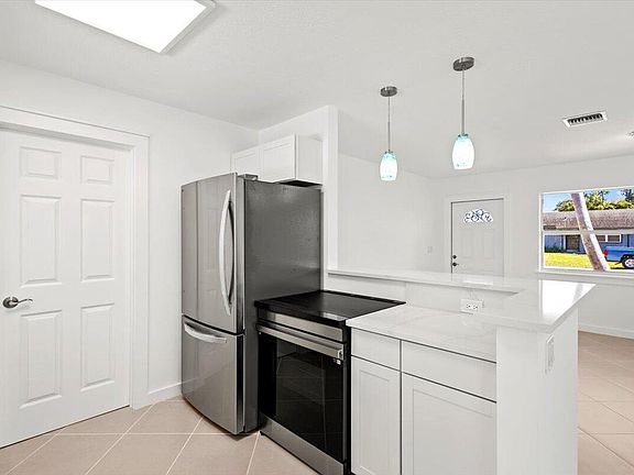 5th image of 3079 SE Cypress Street