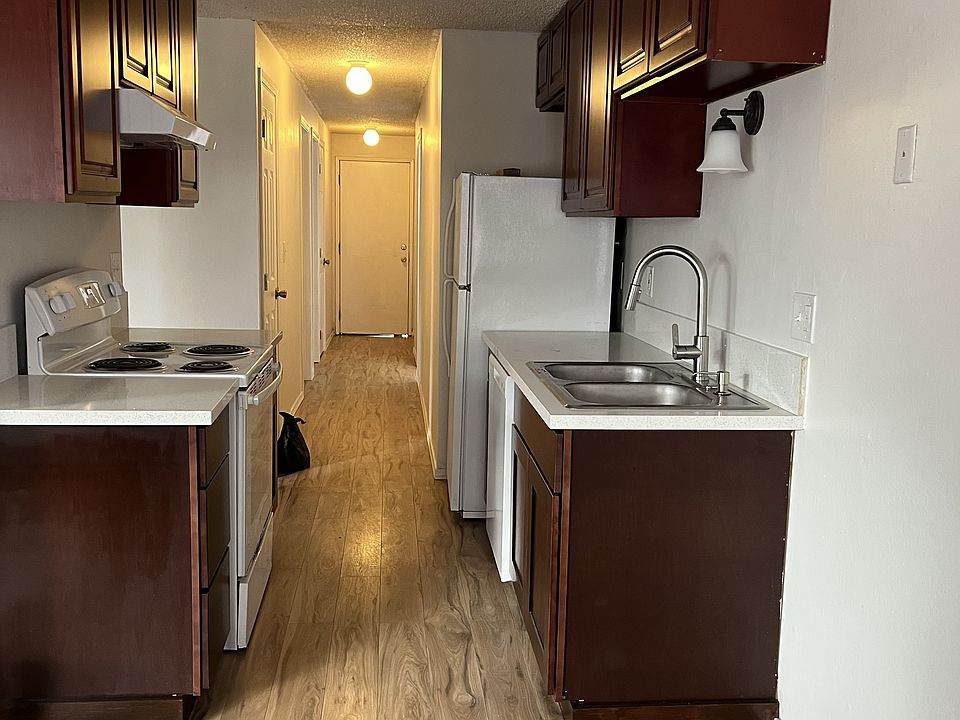 Kitchen - New cabinets & countertops