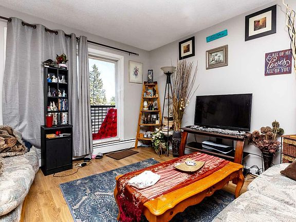 3rd image of 201-25 Robinson Ave #201
