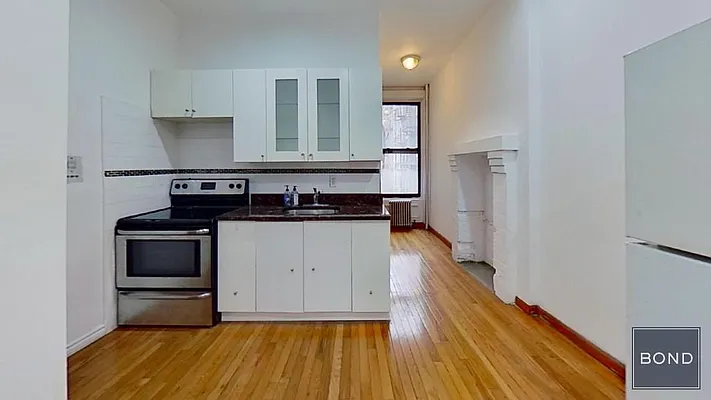 Rented by Bond New York | media 28