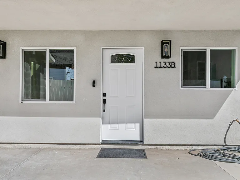 1133 N Maryland Ave #B — Photo 2