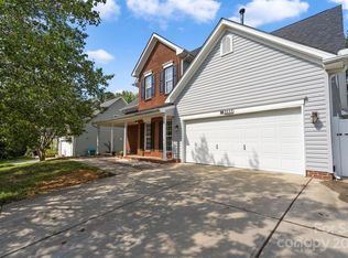 2233 Candlelight Woods Dr, Matthews, NC 28105