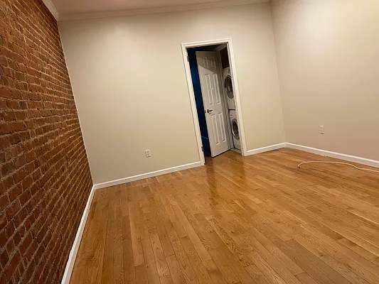 Rented by Eric Goodman Realty Corp | media 17