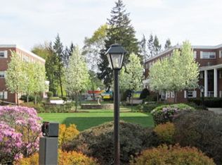 557 Worcester Rd APT 18, Framingham, MA 01701