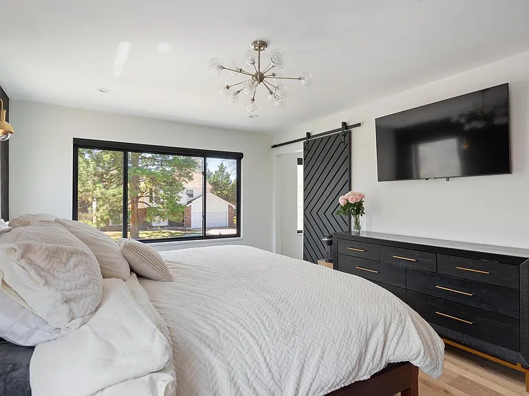 10021 E Grand Ave — Photo 32