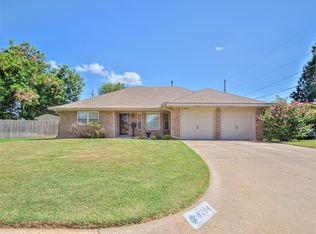 8204 NW 39th St, Bethany, OK 73008