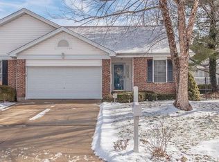 858 Du Pre Ct, Saint Peters, MO 63376