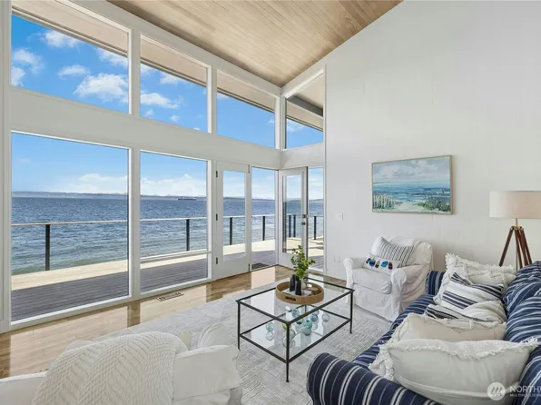 15636 Point Monroe Drive NE, Bainbridge Island, WA 98110