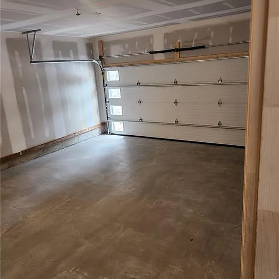 3266 Parker Ave — Photo 8