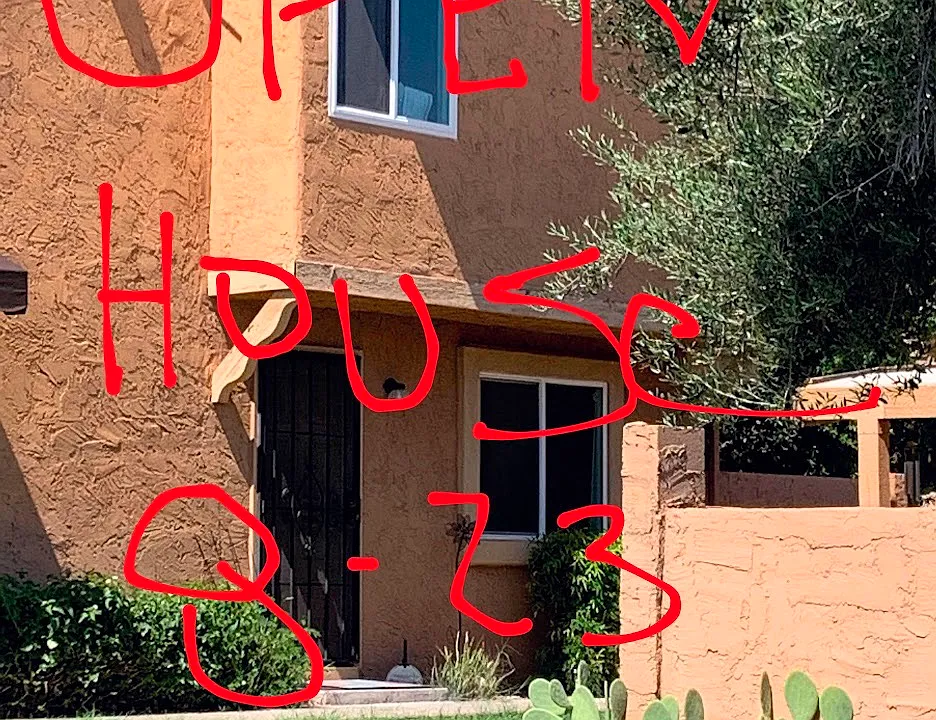 816 E Cochise Dr #B