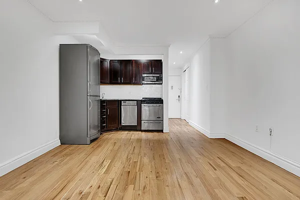 Rented by Cooper & Cooper Real Estate | media 23