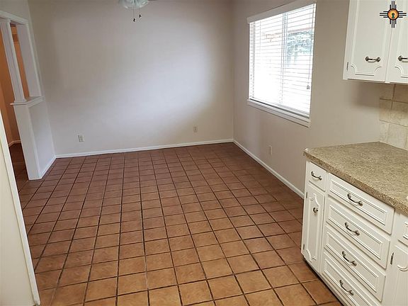 4th image of 119 W Silver Dr