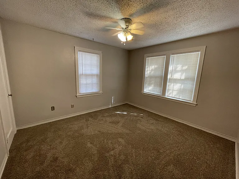 1524 W 10th Ave — Photo 9