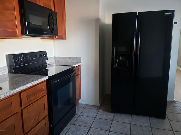 5th image of 1031 E Fairmount Ave