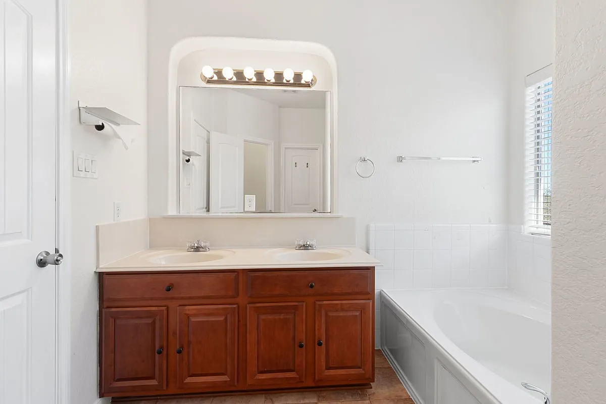 14015 Caprese Hill — Photo 2