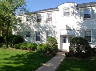 30 E Parkway Vlg APT E, Cranford, NJ 07016