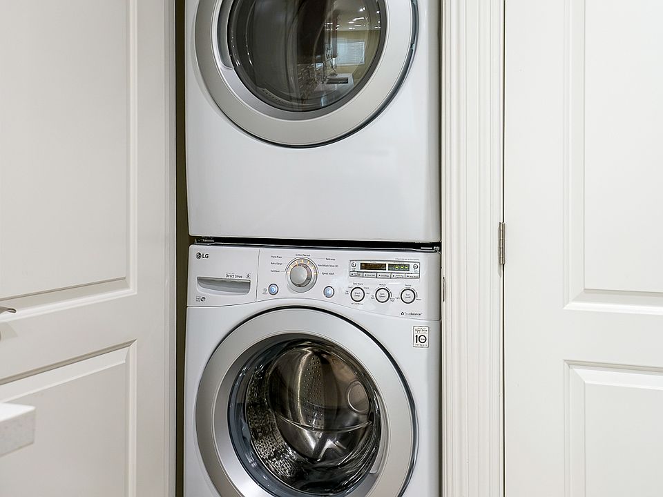 Large LG Washer/Dryer in unit