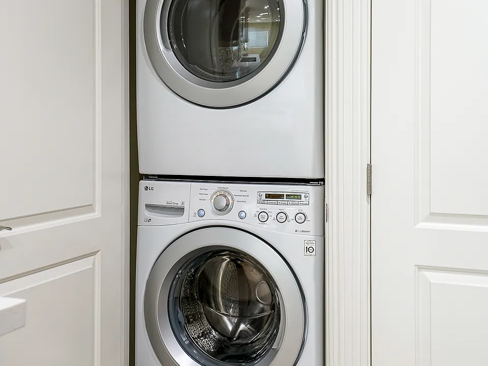 Large LG Washer/Dryer in unit